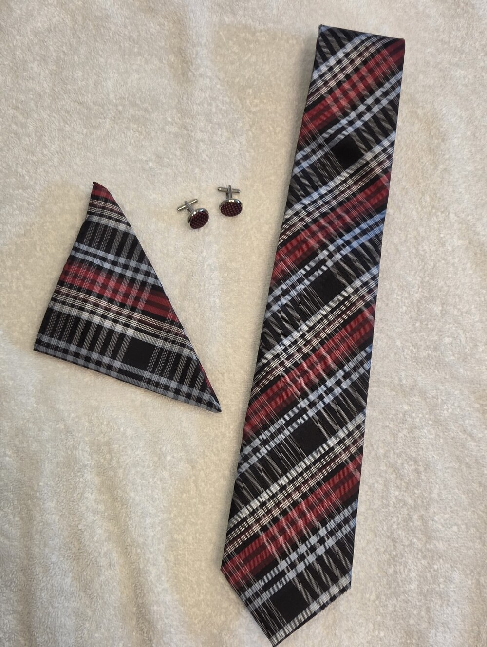 Duomo Milano Men’s Tie and Pocket Square And Cufflinks Set - Black and Red